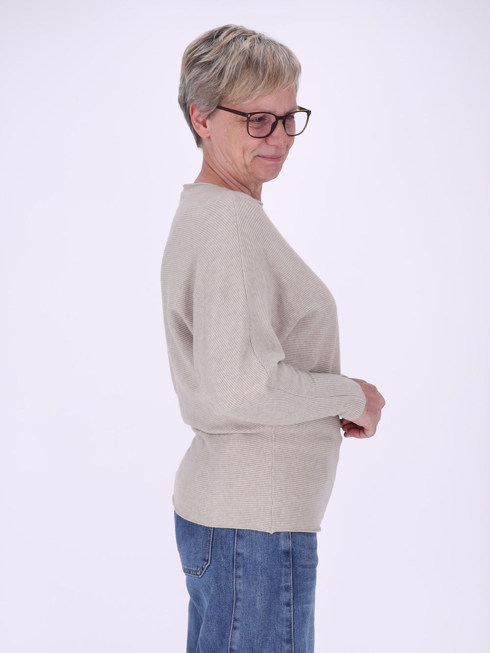 Damen Strickpullover mit Fledermausärmeln in Fango – weich, modern & stilvoll