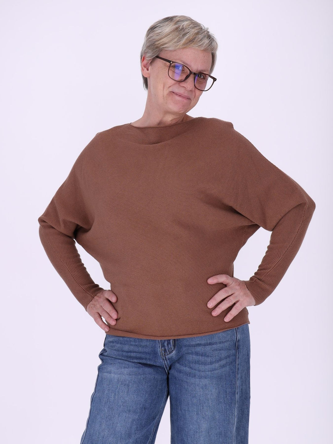 Damen Strickpullover mit Fledermausärmeln in Caramel – weich, modern & elegant
