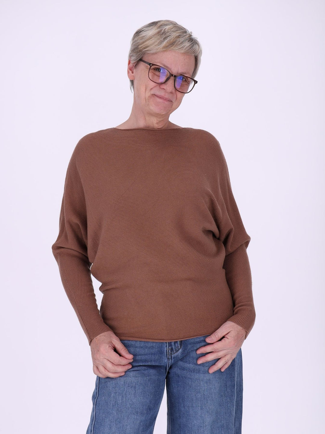 Damen Strickpullover mit Fledermausärmeln in Caramel – weich, modern & elegant