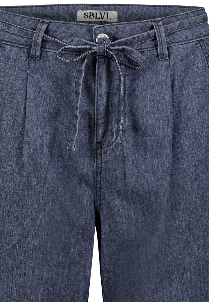 Damen DOB light denim ballon fit, Falten