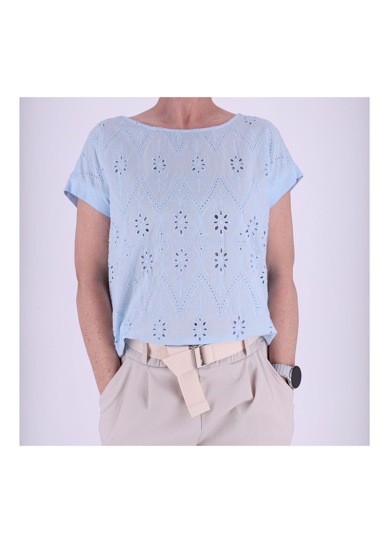 T-Shirt Damen Lochmuster Vorderteil