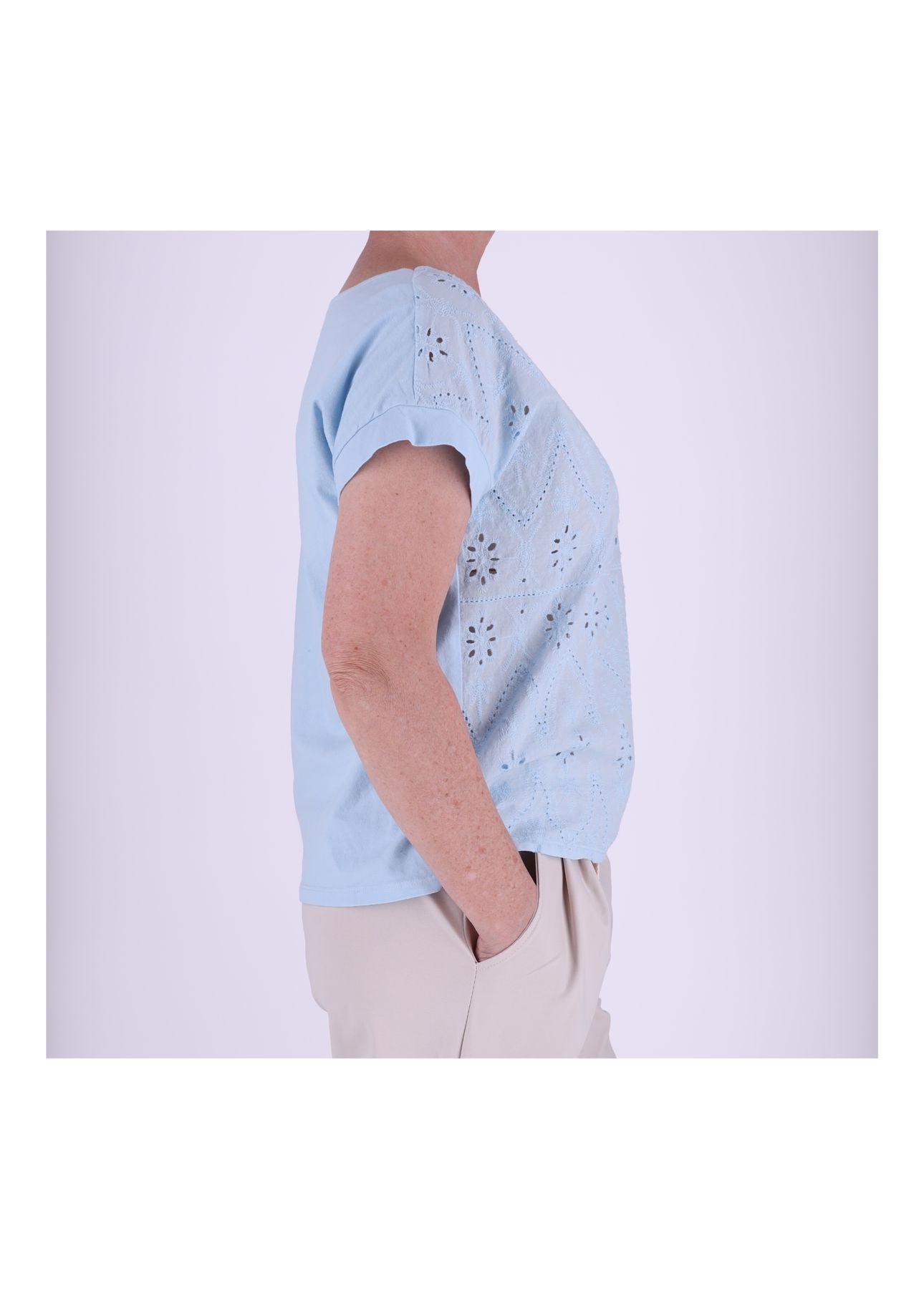 T-Shirt Damen Lochmuster Vorderteil