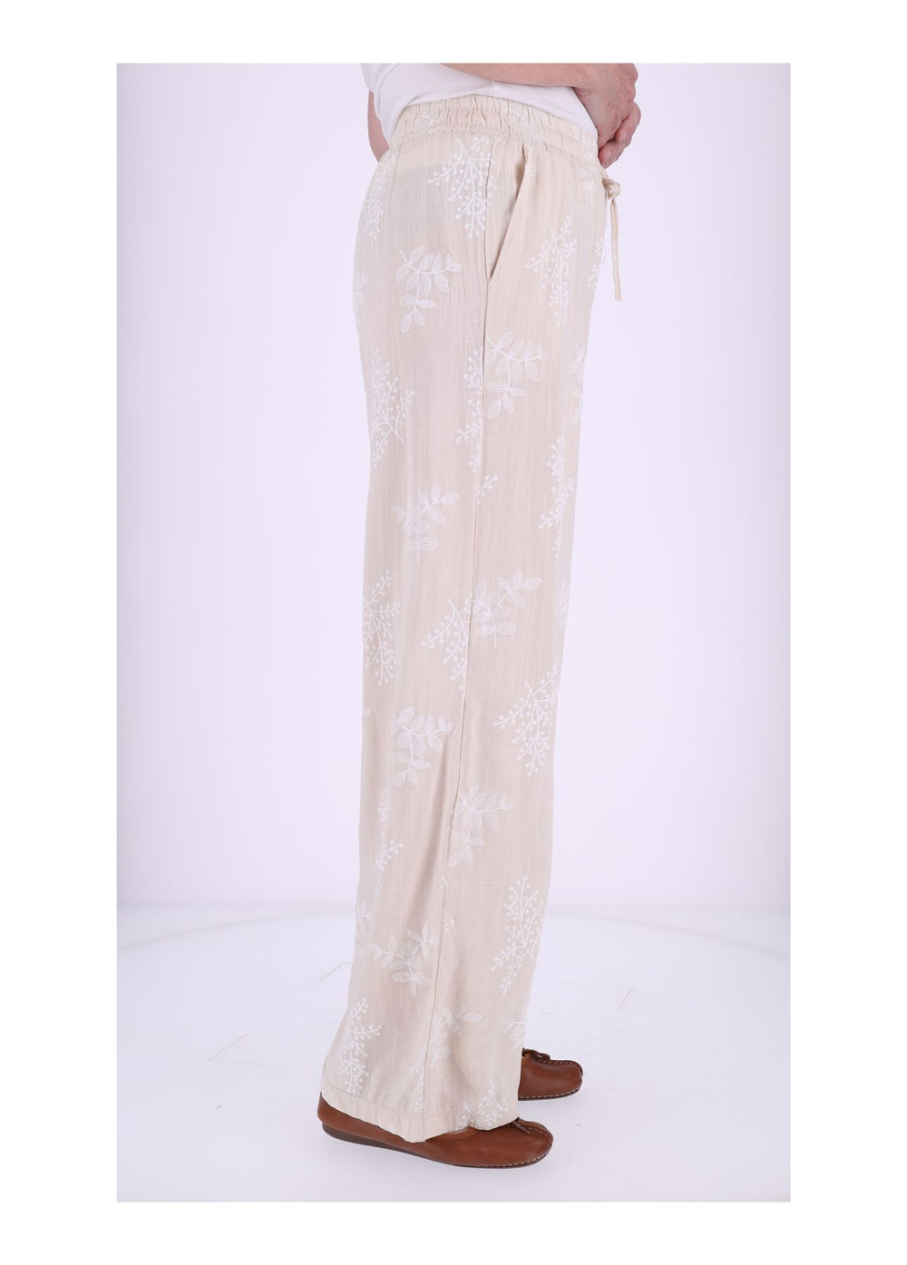 Damen Schlupfhose mit Flockprint – Beige