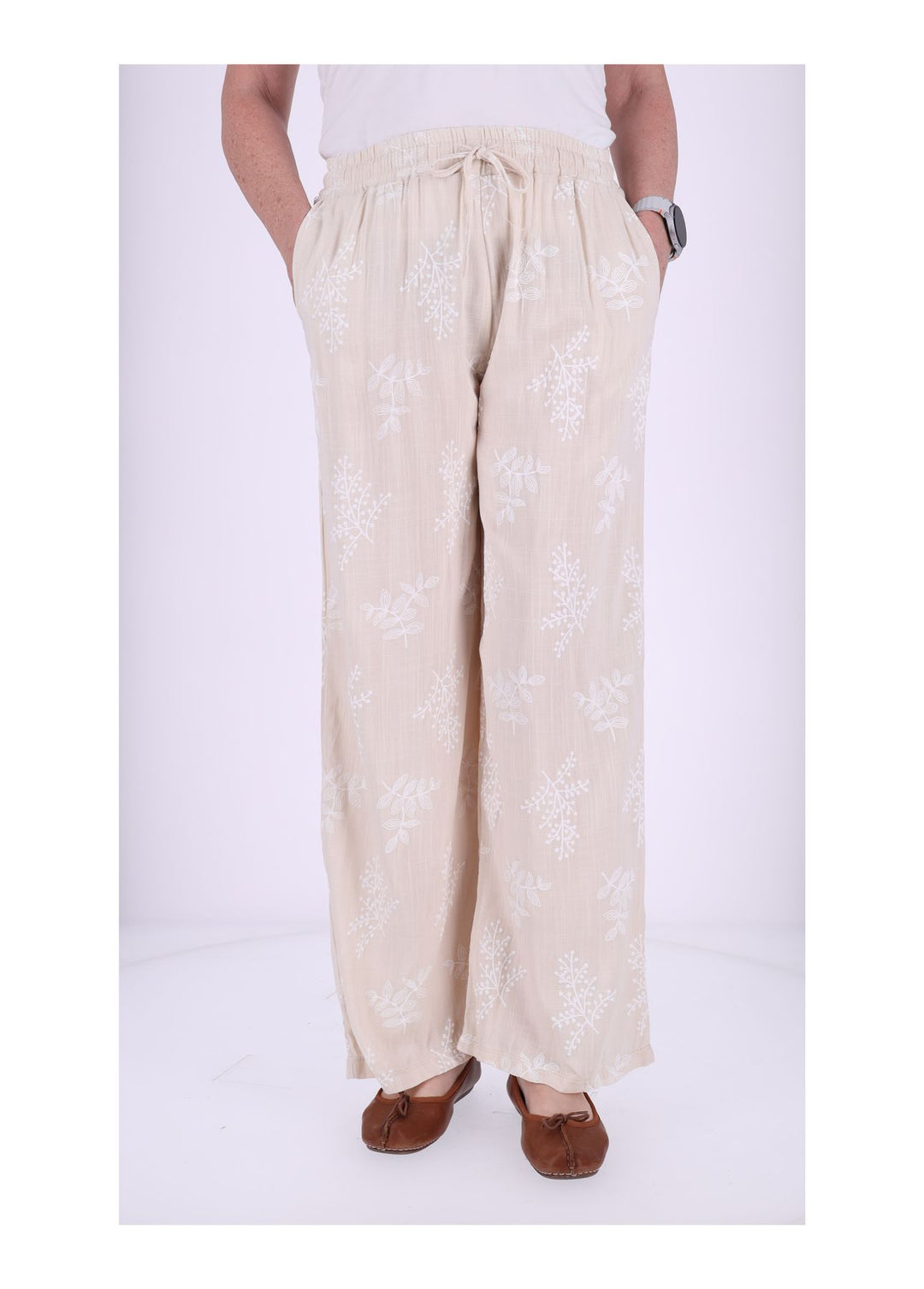 Damen Schlupfhose mit Flockprint – Beige