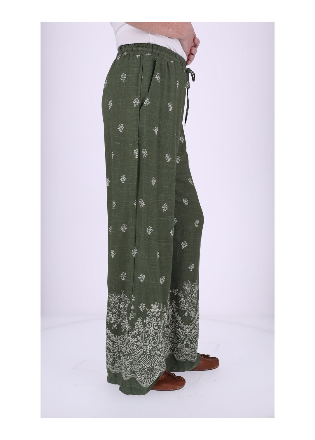 Damen Schlupfhose mit Blumenprint – Khaki