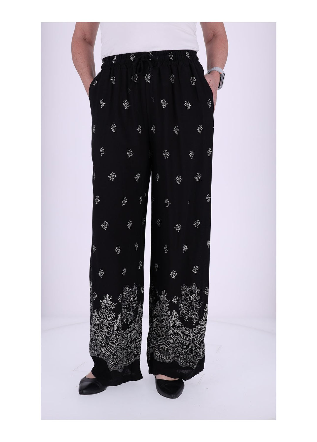 Damen Schlupfhose mit Blumenprint – Schwarz