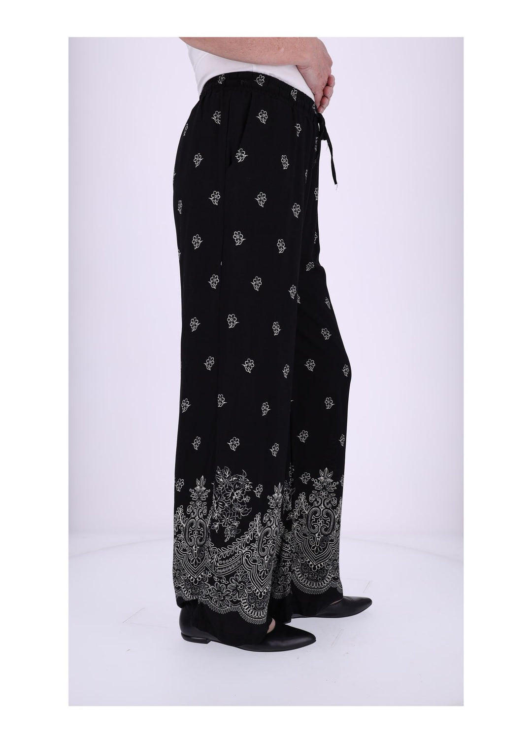 Damen Schlupfhose mit Blumenprint – Schwarz