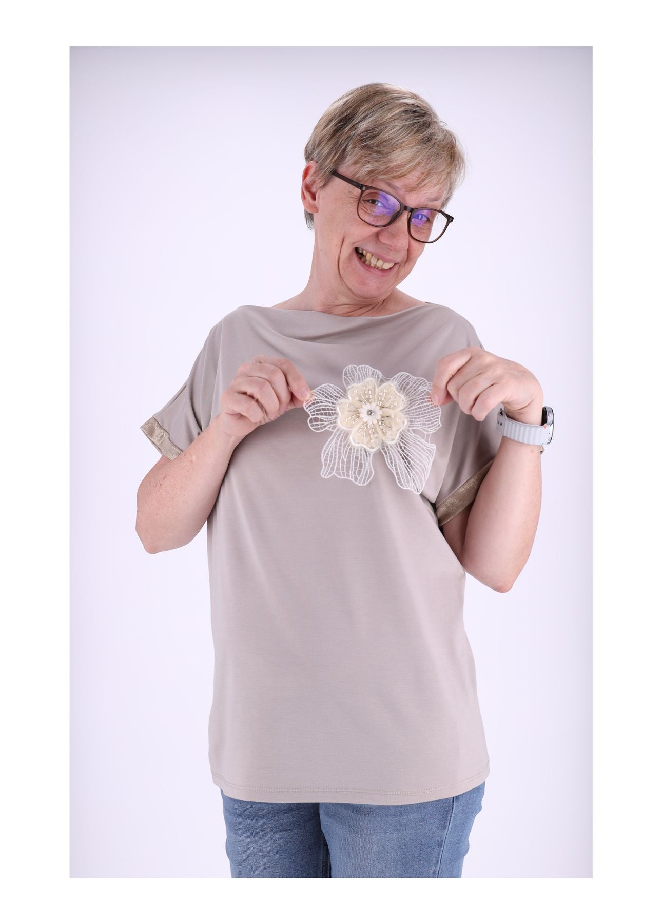 T-Shirt Damen aufgesetzte Blüte