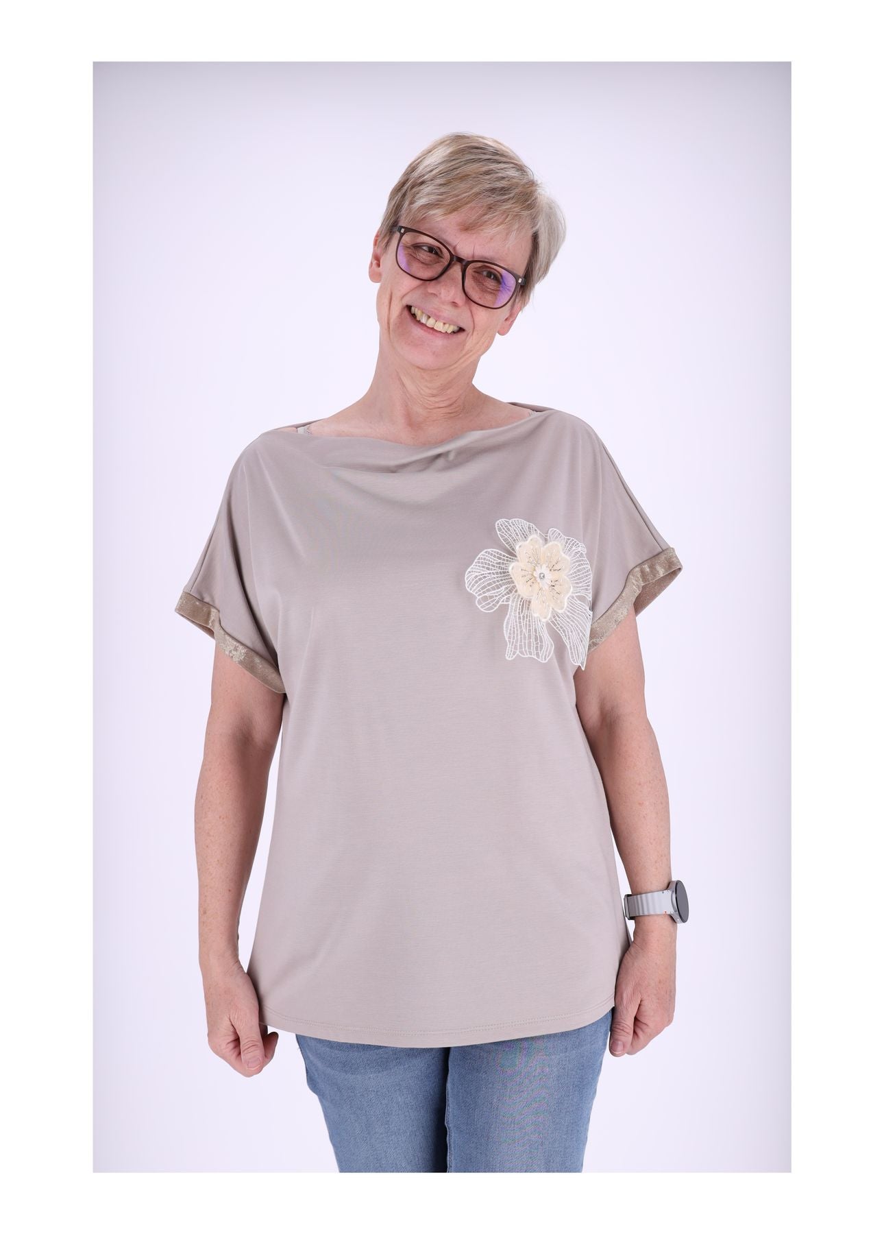 T-Shirt Damen aufgesetzte Blüte