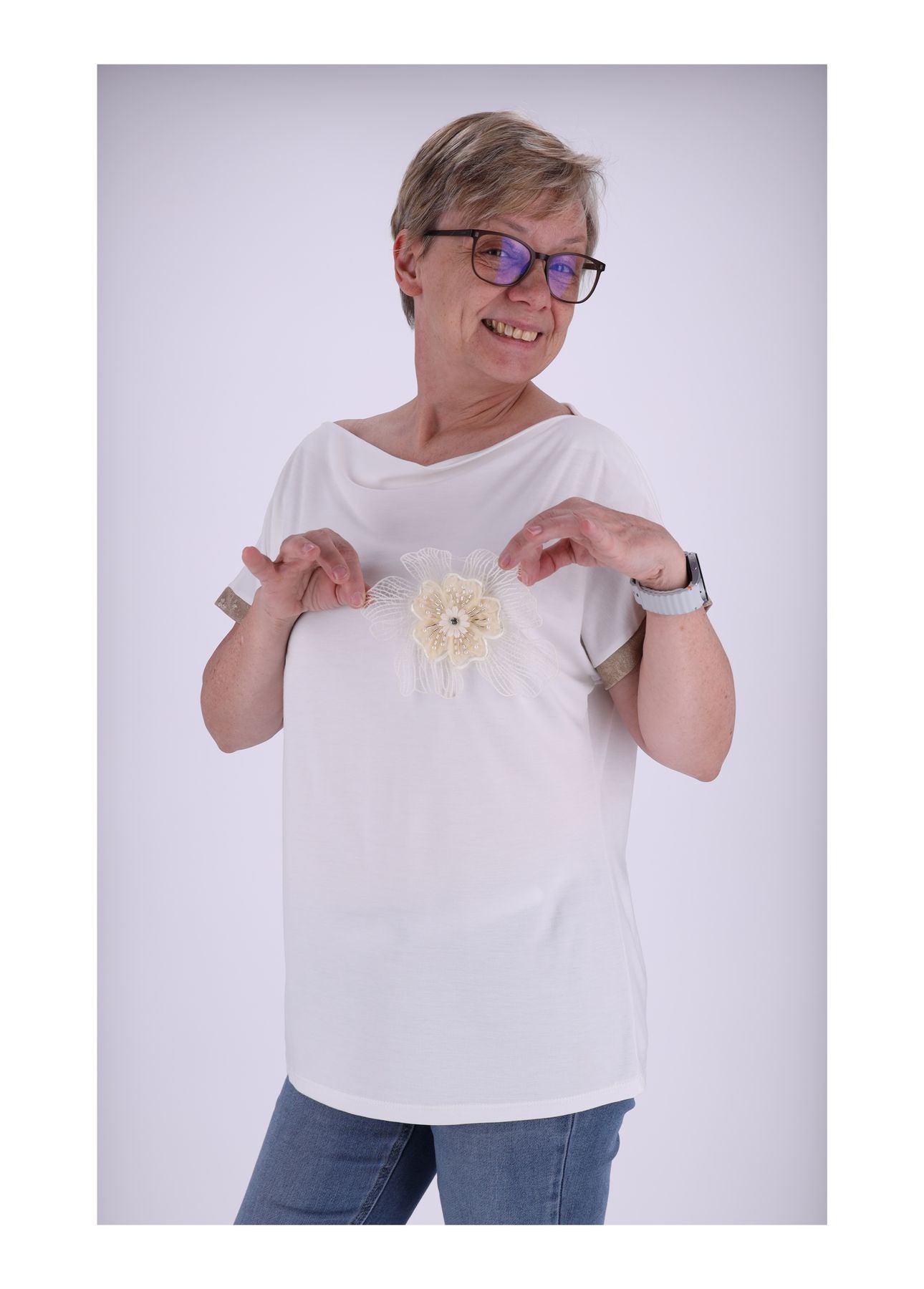 T-Shirt Damen aufgesetzte Blüte