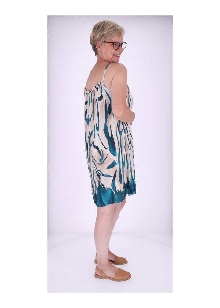 Kleid schmale Träger AOP grafisch