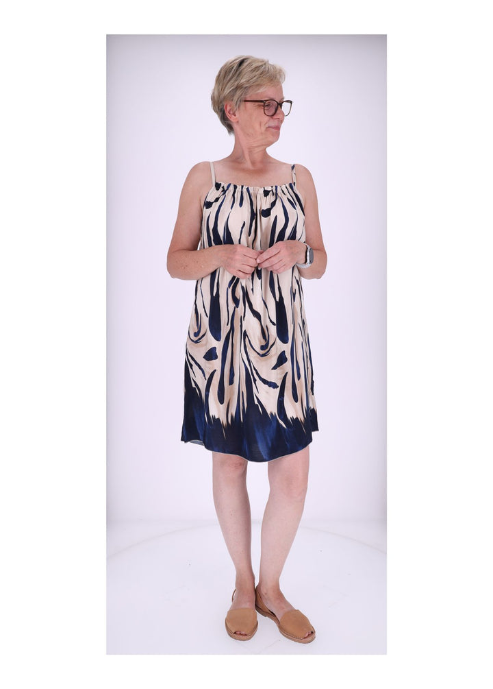 Kleid schmale Träger AOP grafisch