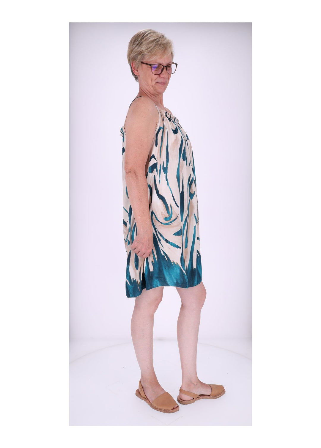 Kleid schmale Träger AOP grafisch