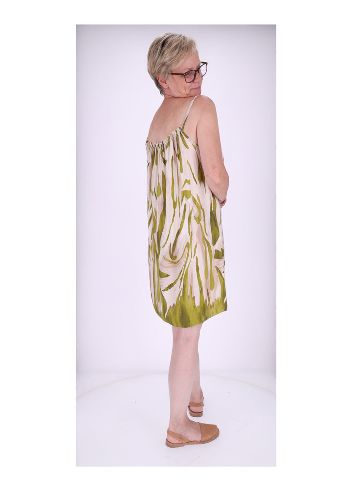 Kleid schmale Träger AOP grafisch