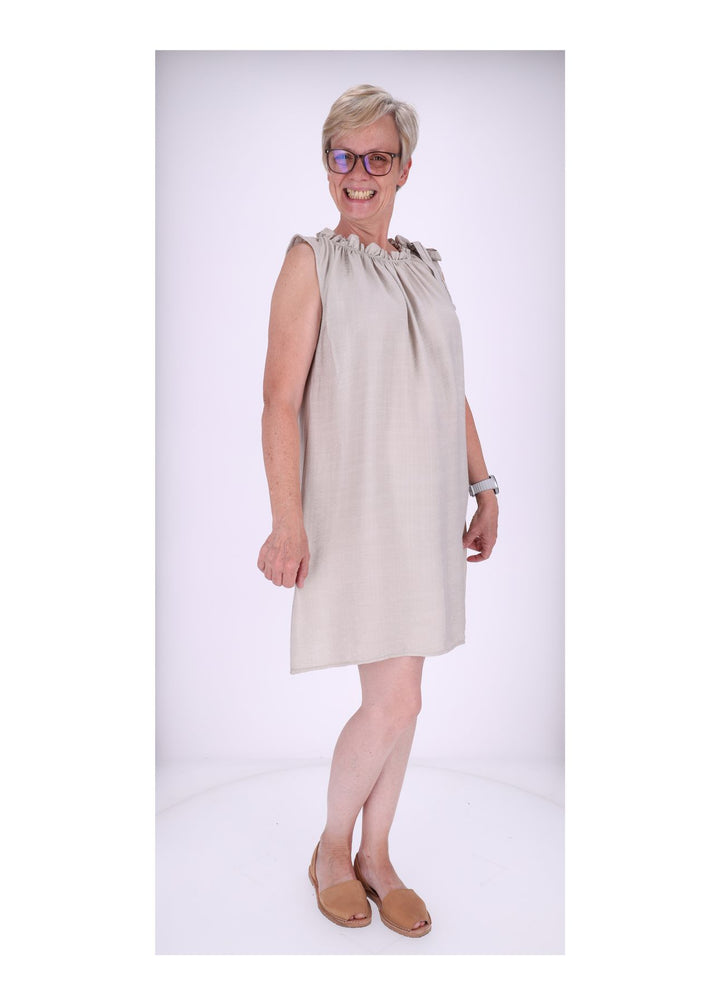 Trägerkleid Raffung am Kragen