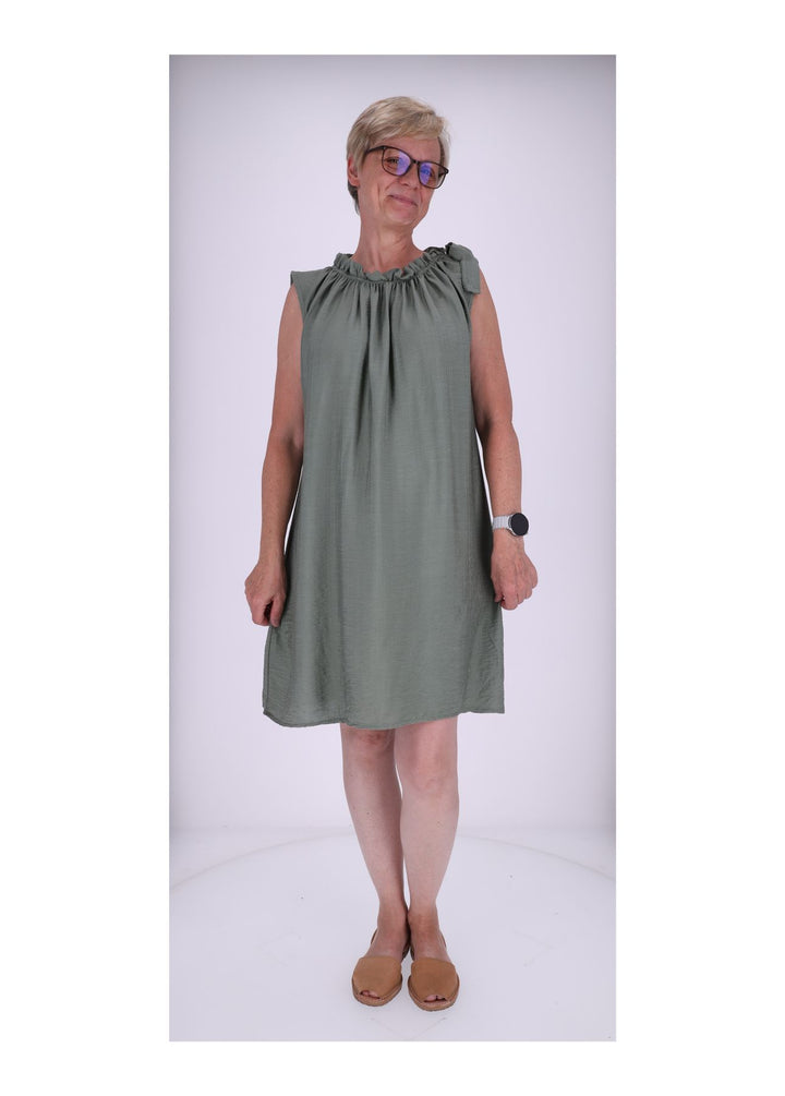 Trägerkleid Raffung am Kragen