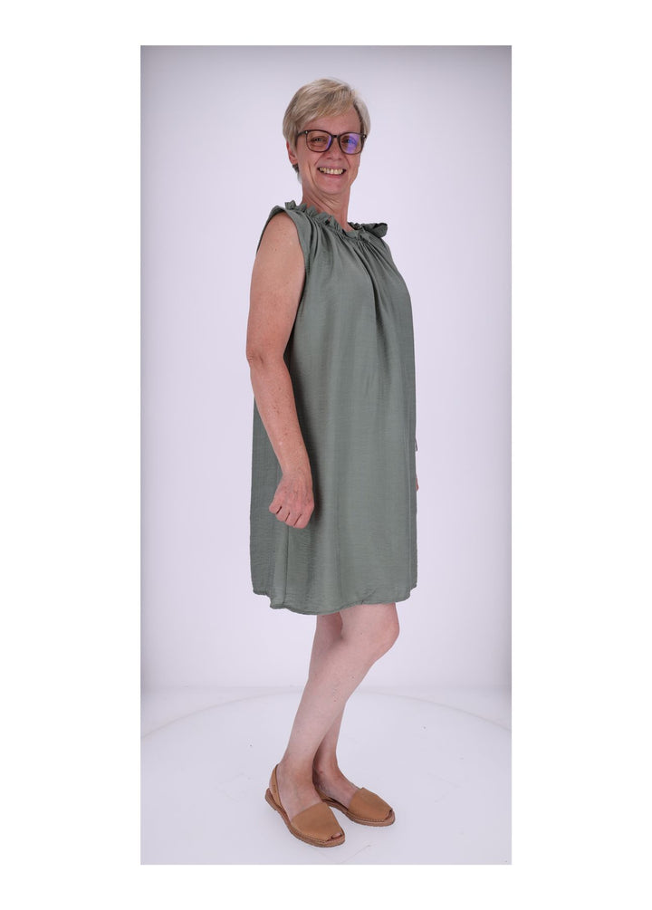 Trägerkleid Raffung am Kragen