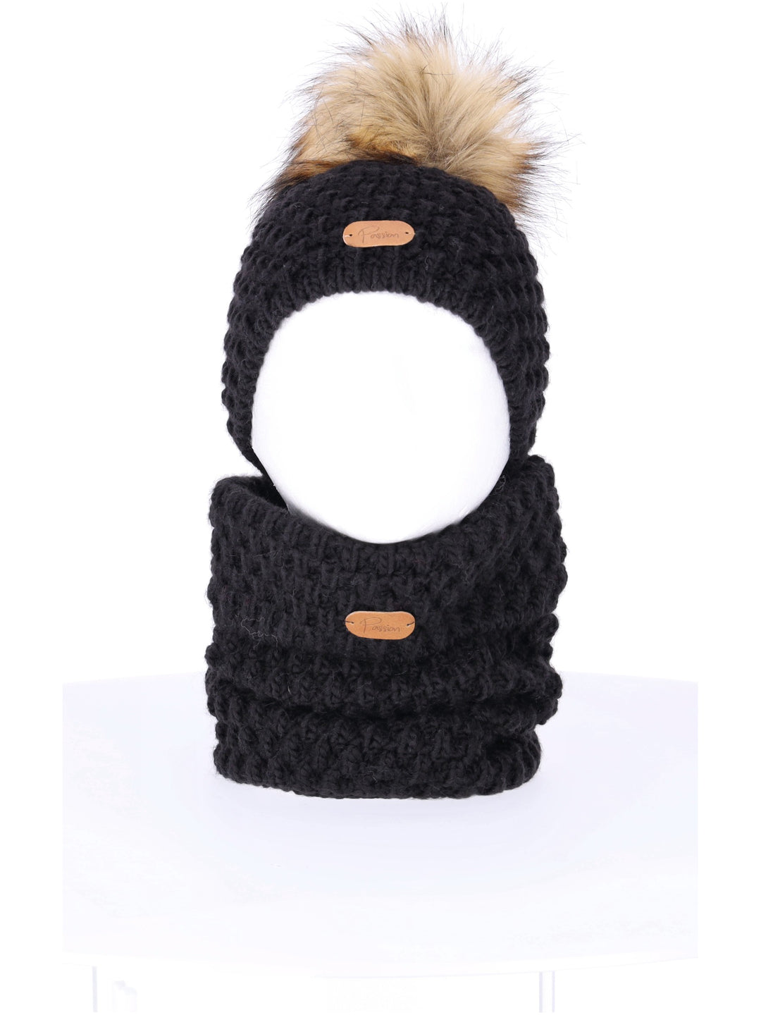 Mütze Grobstrick Bommel