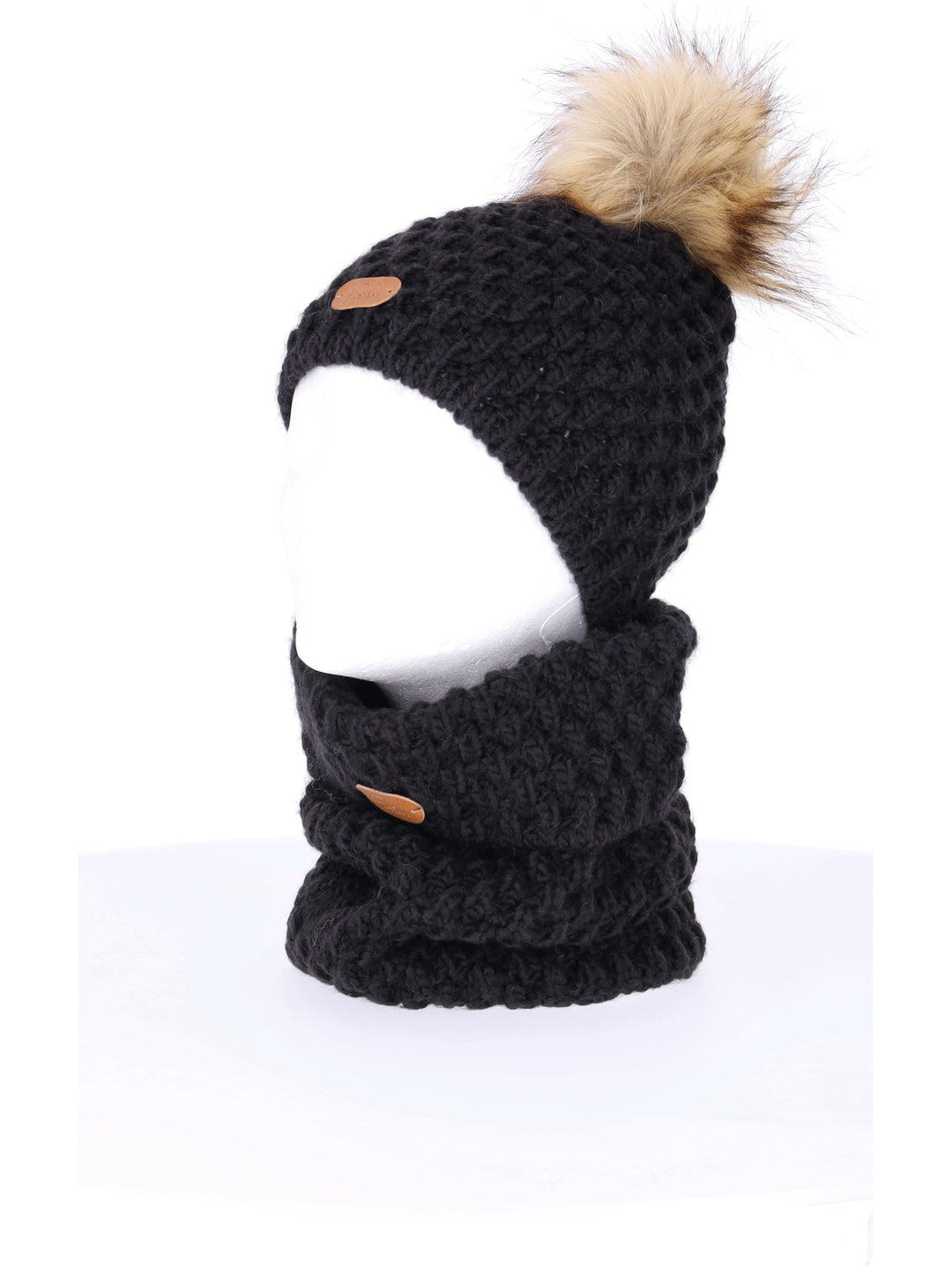 Mütze Grobstrick Bommel